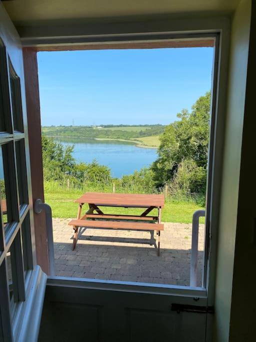 Millbay Cottage: Wonderful River Views Cosheston Exterior foto